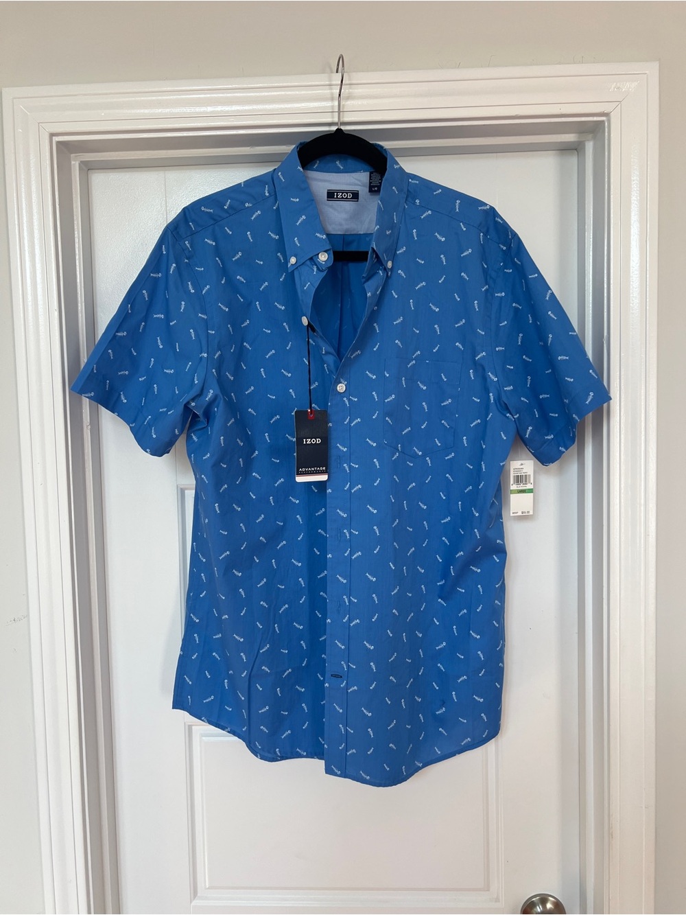 NWT Izod Men’s Bright Blue Short-Sleeve Button-Down Shirt with Fish Bone Pattern